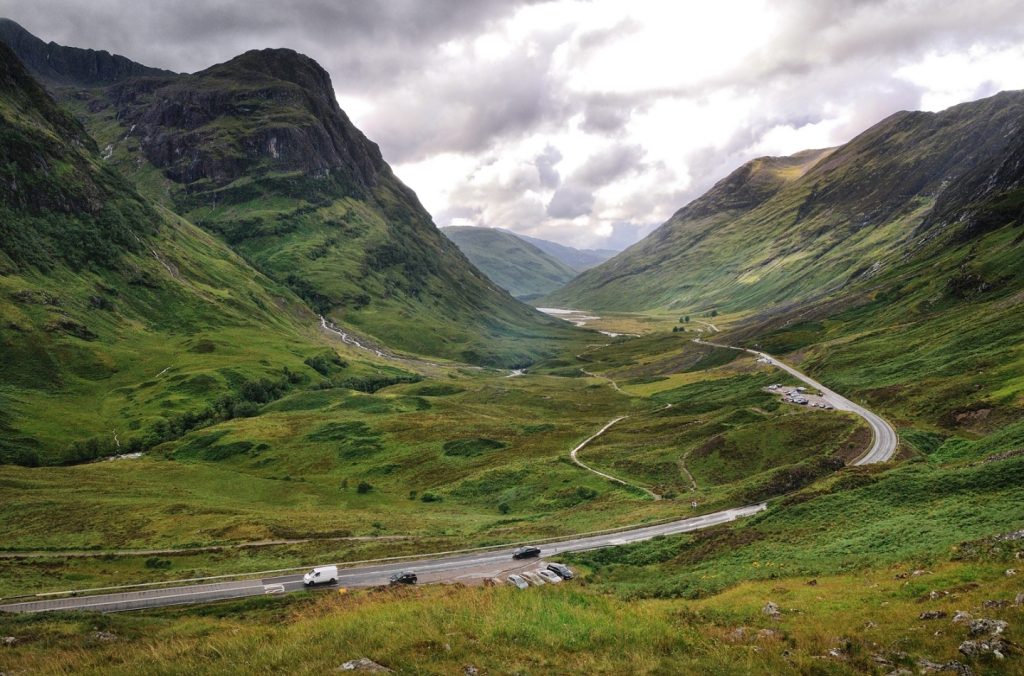 Discover the breathtaking beauty of Glencoe, Scotland. Known for dramatic landscapes, rich history, and outdoor adventures, it’s a must-see in the Scottish Highlands.